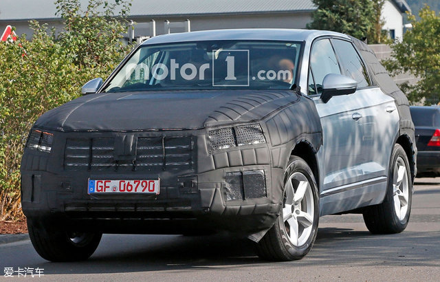 大众新一代途锐路试谍照 大众新一代途锐路试谍照