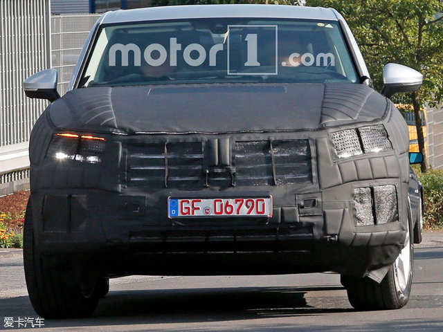 大众新一代途锐路试谍照 大众新一代途锐路试谍照