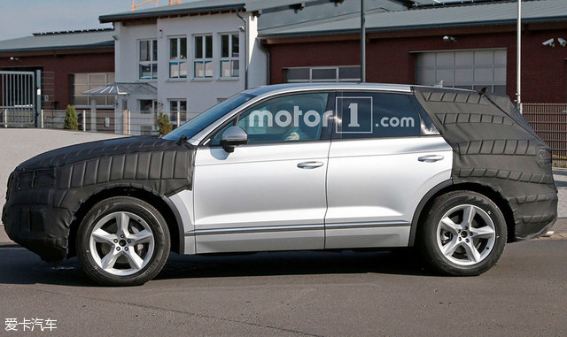 大众新一代途锐路试谍照 大众新一代途锐路试谍照