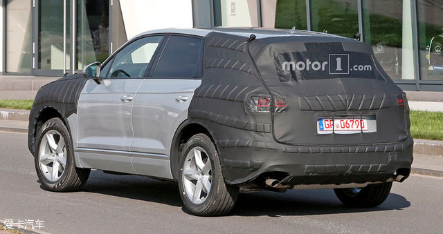 大众新一代途锐路试谍照 大众新一代途锐路试谍照