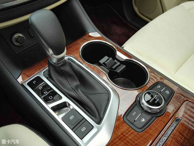 长安CS95量产版亮相 将明年一季度上市