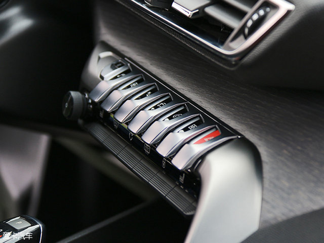 大写加粗的炫酷 爱卡实拍东风标致4008