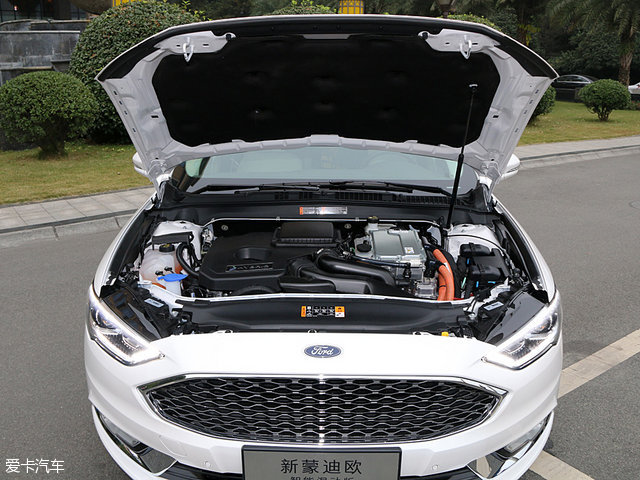 试驾2017款长安福特蒙迪欧