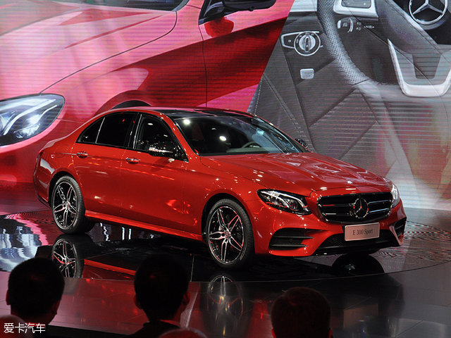 国产全新奔驰E标轴版上市 售42.28万起